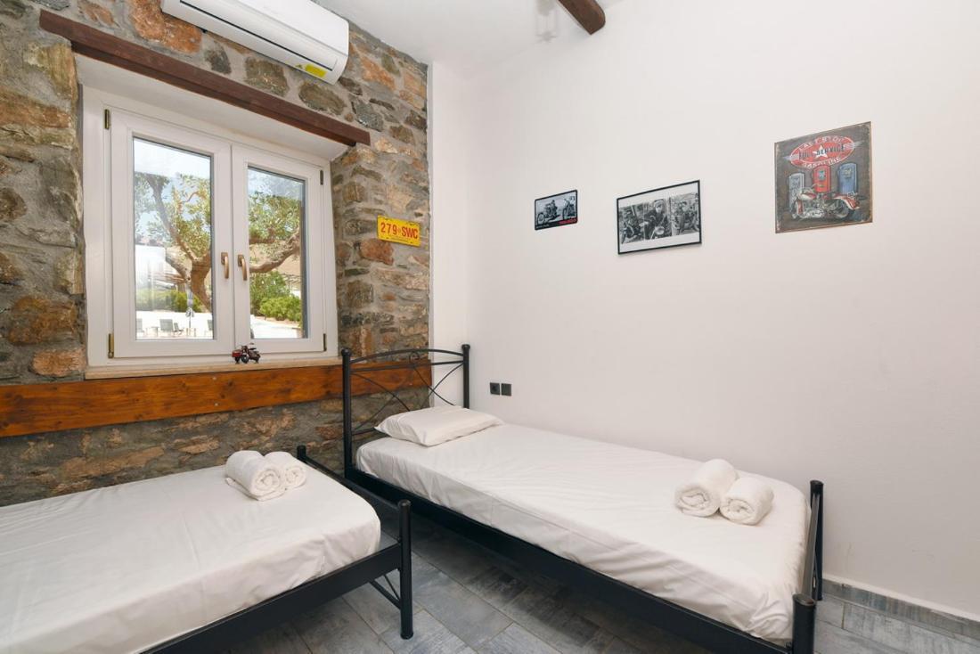 Flora'S Beach And Pool Villa In Syros Liaropa Luaran gambar