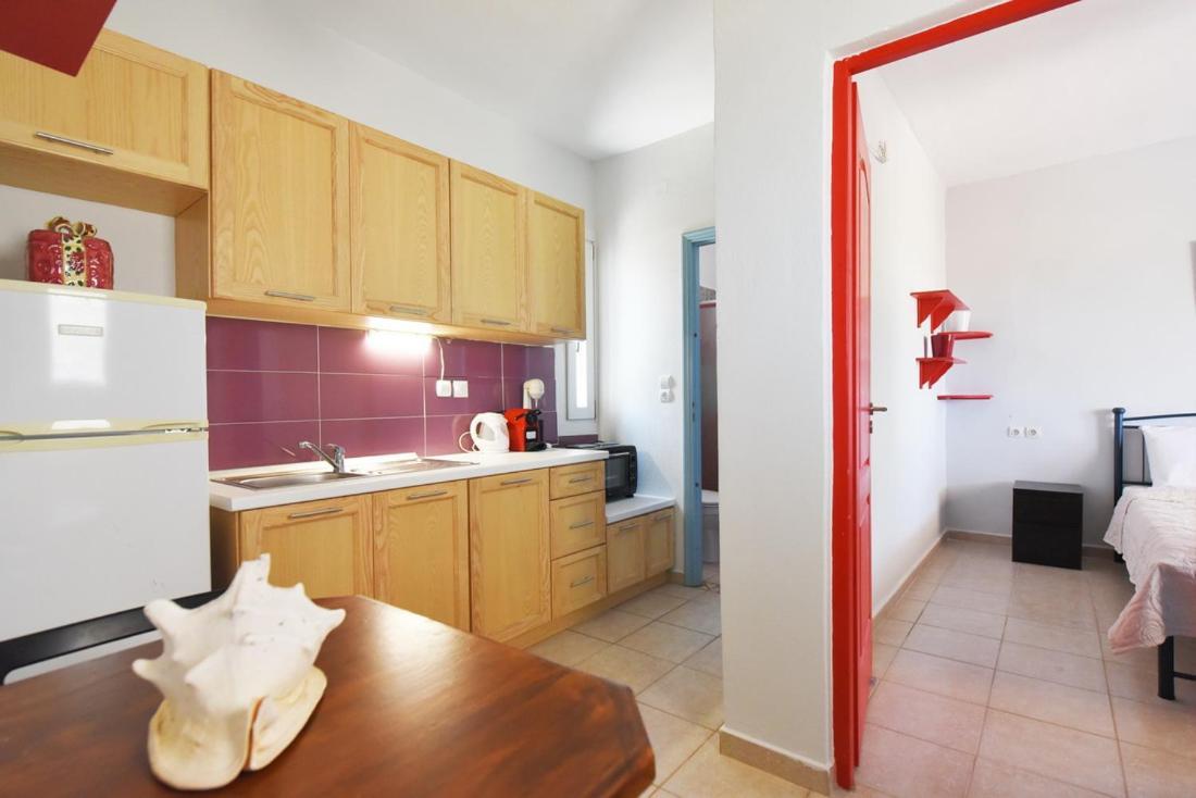 Flora'S Beach And Pool Villa In Syros Liaropa Luaran gambar