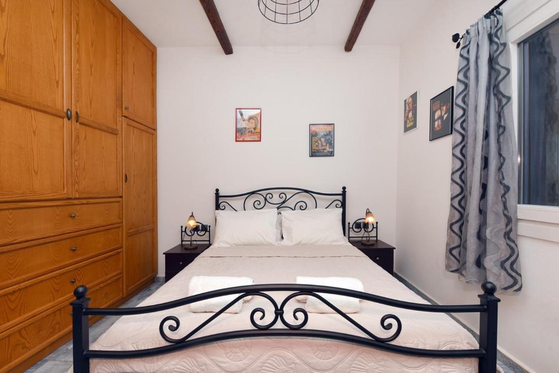 Flora'S Beach And Pool Villa In Syros Liaropa Luaran gambar