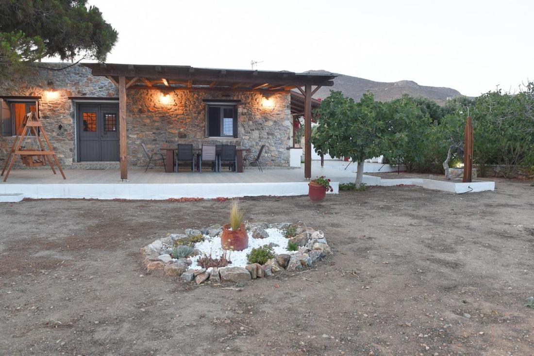 Flora'S Beach And Pool Villa In Syros Liaropa Luaran gambar