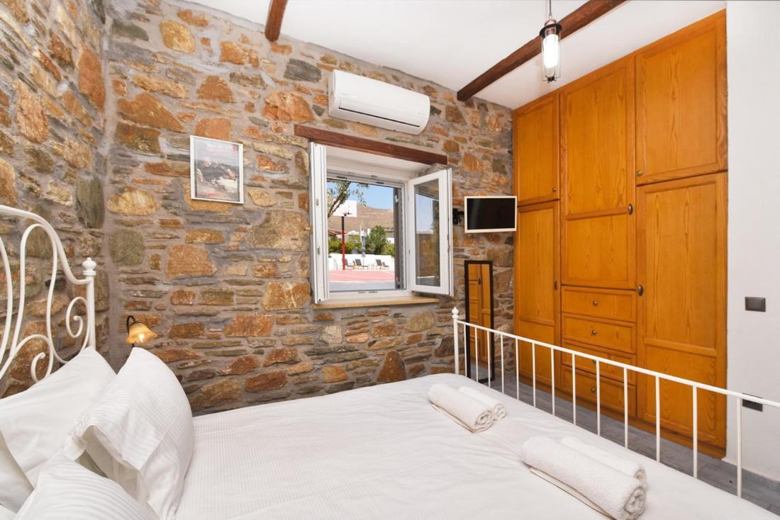 Flora'S Beach And Pool Villa In Syros Liaropa Luaran gambar