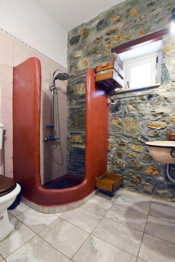 Flora'S Beach And Pool Villa In Syros Liaropa Luaran gambar