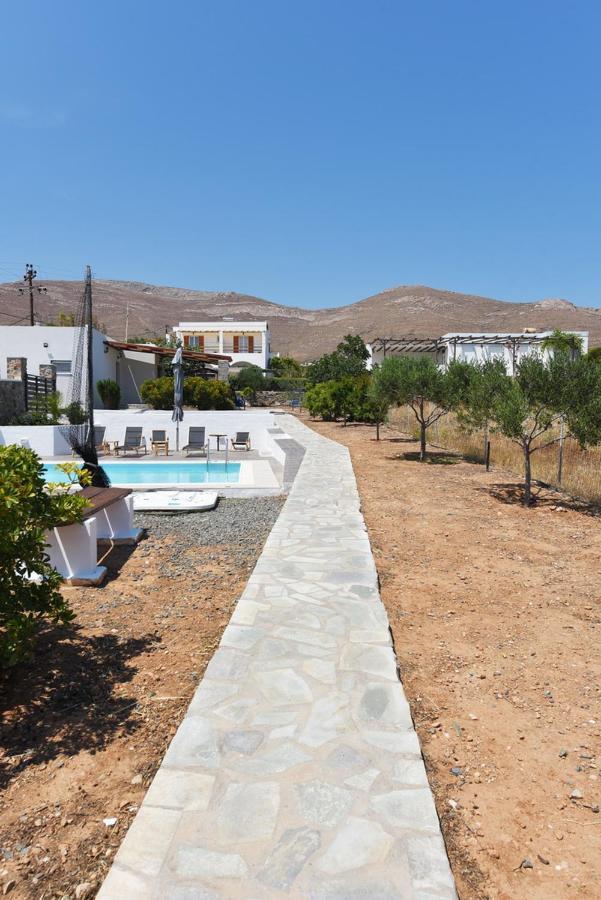 Flora'S Beach And Pool Villa In Syros Liaropa Luaran gambar